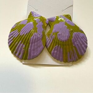 Good Germs Seashell earring